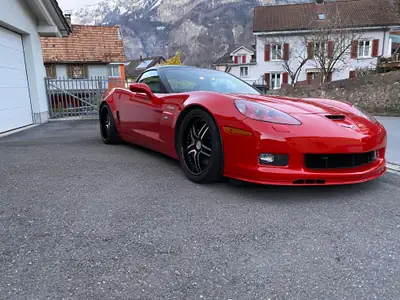 Chevrolet Corvette Z06 2007 — Coupé sportif légendaire, 512 ch et faible kilométrage — vista esterna