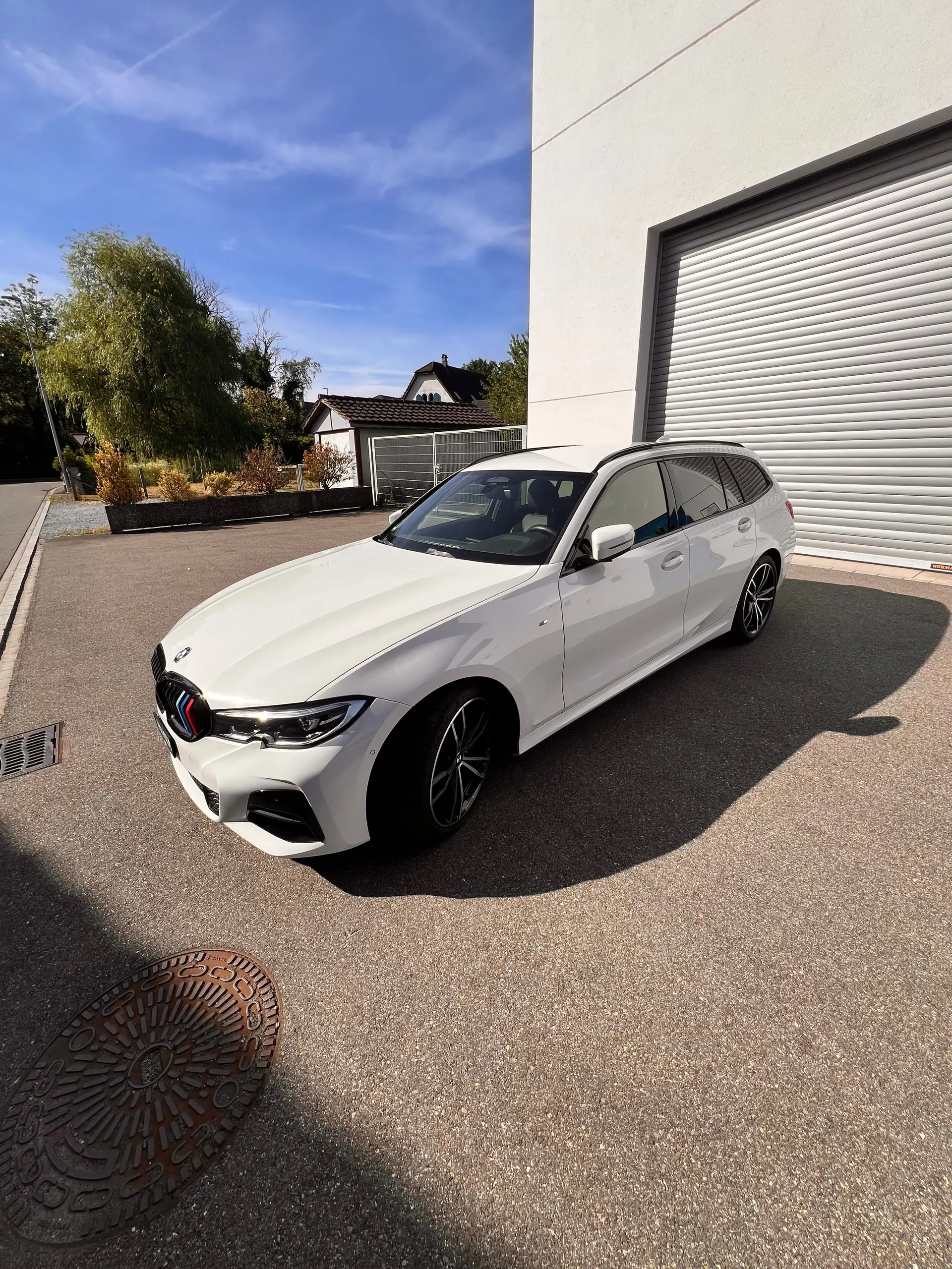 BMW 330d xDrive Touring — Break diesel performant, 134000 km, traction intégrale — vue extérieure