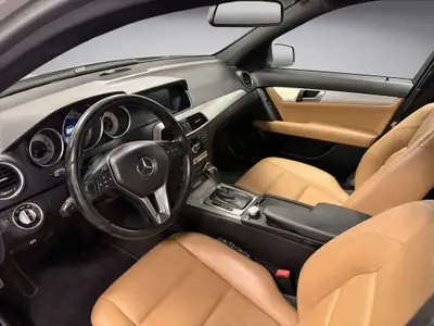 Mercedes-Benz Classe C 300 CDI Avantgarde 4Matic — Break diesel performant, entretien récent — Miniatur 9