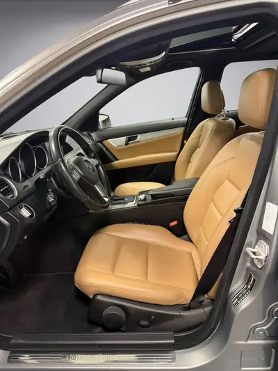 Mercedes-Benz Classe C 300 CDI Avantgarde 4Matic — Break diesel performant, entretien récent — Miniatur 10