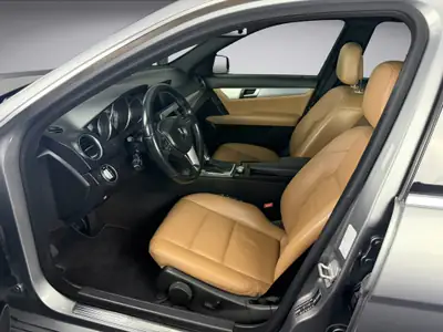 Mercedes-Benz Classe C 300 CDI Avantgarde 4Matic — Break diesel performant, entretien récent — Miniatur 11