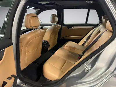 Mercedes-Benz Classe C 300 CDI Avantgarde 4Matic — Break diesel performant, entretien récent — Miniatur 13