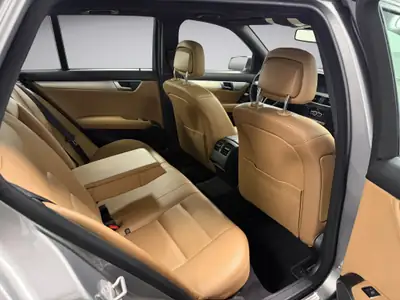Mercedes-Benz Classe C 300 CDI Avantgarde 4Matic — Break diesel performant, entretien récent — Miniatur 14