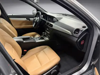 Mercedes-Benz Classe C 300 CDI Avantgarde 4Matic — Break diesel performant, entretien récent — Miniatur 15