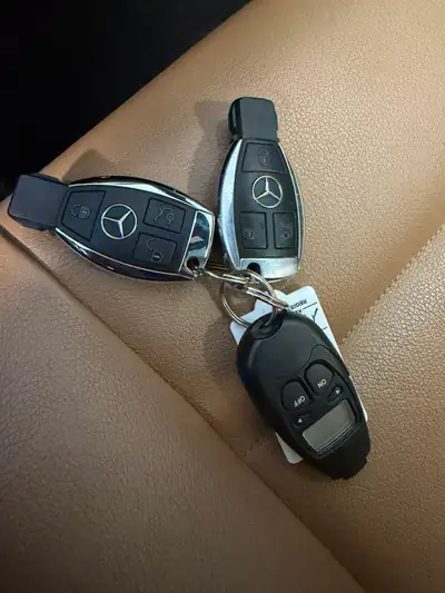 Mercedes-Benz Classe C 300 CDI Avantgarde 4Matic — Break diesel performant, entretien récent — Miniatur 23
