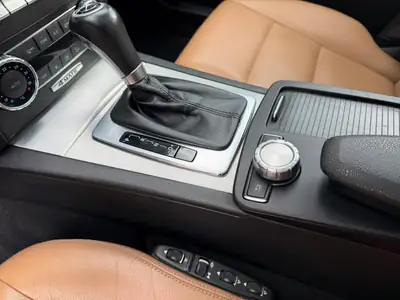 Mercedes-Benz Classe C 300 CDI Avantgarde 4Matic — Break diesel performant, entretien récent — Miniatur 25