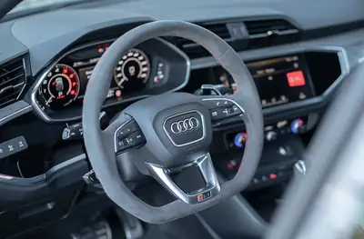 Audi RS Q3 SB 2.5 TFSI Quattro — 400 ch, Gris Nardo, Toit Panoramique — Miniatur 12