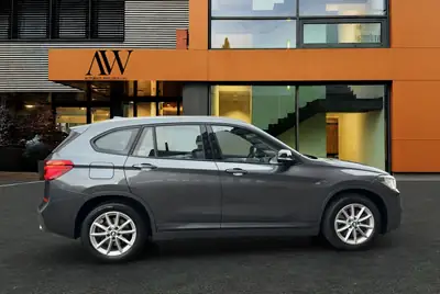 BMW X1 25i xDrive — SUV compact premium, équipement Top, sans sinistre — Miniatur 7