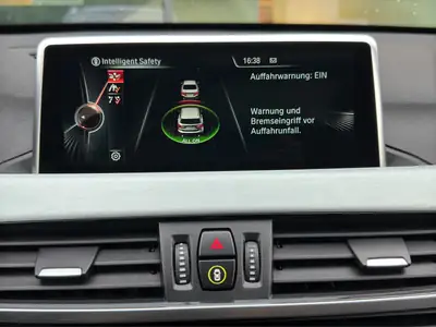 BMW X1 25i xDrive — SUV compact premium, équipement Top, sans sinistre — Miniatur 17