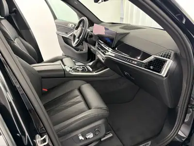 BMW X5 xDrive 48V 30d M Sport 2025 — SUV 7 places hybride diesel, quasi neuf — Miniatur 9