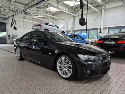 BMW 335i M Paket — Coupé sportif 306 ch, boîte manuelle, révisions à jour — vue extérieure