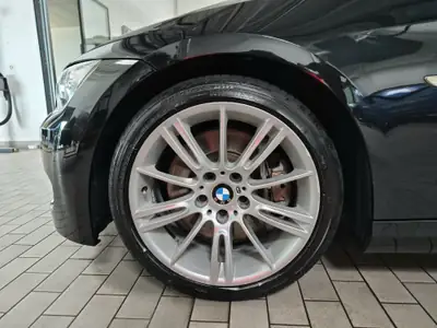 BMW 335i M Paket — Coupé sportif 306 ch, boîte manuelle, révisions à jour — côté