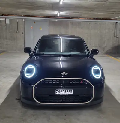 MINI Cooper 204 ch — Sportivité british et efficacité urbaine — côté