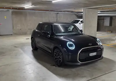 MINI Cooper 204 ch — Sportivité british et efficacité urbaine — vue extérieure