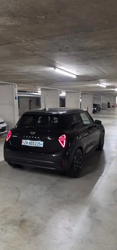 MINI Cooper 204 ch — Sportivité british et efficacité urbaine — intérieur