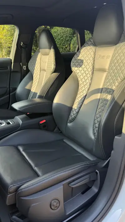 Audi RS3 2.5 T FSI quattro — Berline sportive haute performance, 73'000 km — Innenraum
