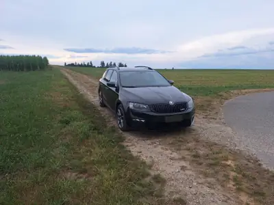 Skoda Octavia 2.0 TDI 184 RS 4x4 — Break diesel performant, traction intégrale — vista esterna