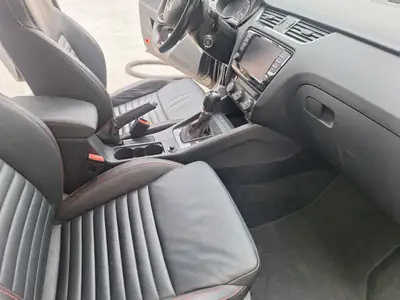 Skoda Octavia 2.0 TDI 184 RS 4x4 — Break diesel performant, traction intégrale — Miniatura 9