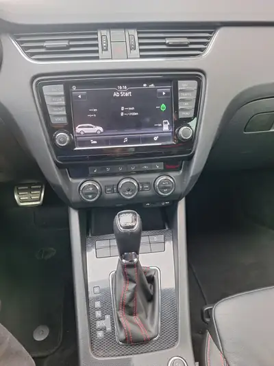 Skoda Octavia 2.0 TDI 184 RS 4x4 — Break diesel performant, traction intégrale — Miniatura 13