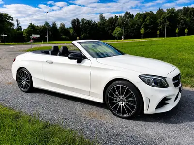 Mercedes-Benz C 200 Cabriolet AMG Line 4MATIC — Décapotable sportive, 84 000 km, service gratuit inclus — vista esterna