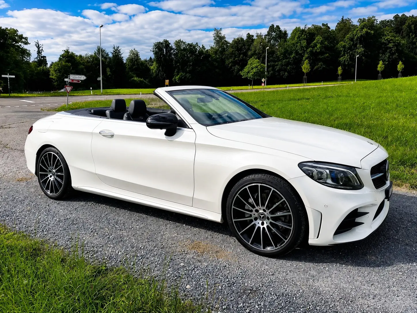 Mercedes-Benz C 200 Cabriolet AMG Line 4MATIC — Décapotable sportive, 84 000 km, service gratuit inclus — vista esterna