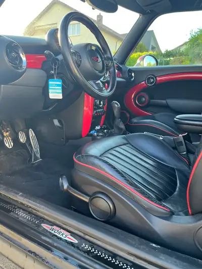 MINI Cooper John Cooper Works — Sportive 211 ch, design emblématique 3 portes — interni