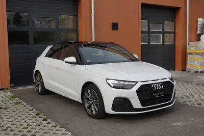 Audi A1 Sportback 30 TFSI S Line — Compacte dynamique avec service gratuit 10 ans — rear view