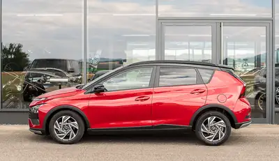 Hyundai Bayon 1.0 T-GDi Amplía — SUV compact urbain, 500 km, garantie 5 ans — vue extérieure