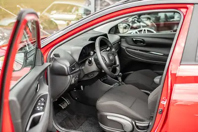 Hyundai Bayon 1.0 T-GDi Amplía — SUV compact urbain, 500 km, garantie 5 ans — Miniature 8