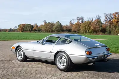 Ferrari 365 GTB 4 Daytona 1973 — Chef-d'œuvre d'époque, état d'origine certifié — Heckansicht
