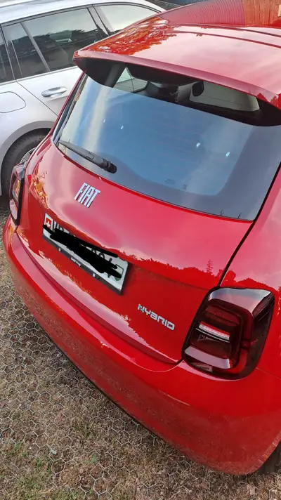 Fiat 500 1.0 Hybrid Pop 2026 — Citadine écologique avec moteur hybride, kilométrage quasi neuf — fianco
