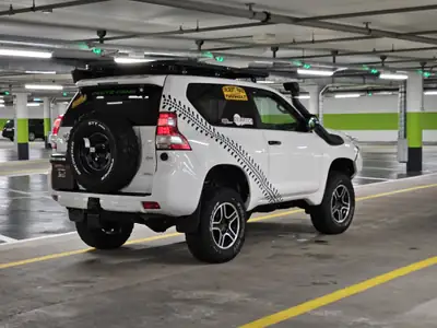 Toyota Land Cruiser 3.0 D-4D Linea Profi — SUV robuste, transmission manuelle, 12 mois de garantie — tableau de bord