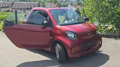 Smart ForTwo EQ 2023 — Cabriolet électrique compact, 11 700 km seulement — intérieur