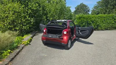 Smart ForTwo EQ 2023 — Cabriolet électrique compact, 11 700 km seulement — Miniature 13