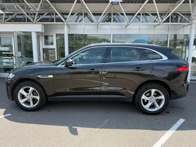 Jaguar F-PACE 2.0 D 240 Advantage AWD — SUV premium diesel, toit panoramique, sans sinistre — côté