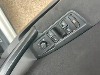 VW Tiguan 2.0 TDI SCR Comfortline 4Motion — SUV robuste, diesel efficace, 91'000 km — Thumbnail 14