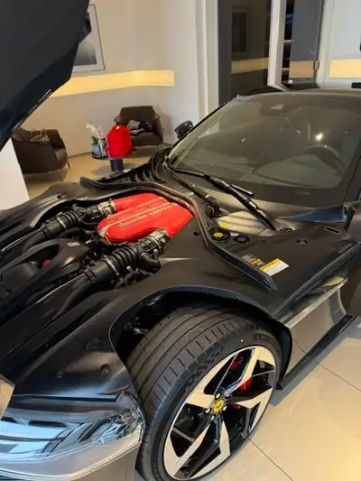 Ferrari 12Cilindri — Coupé V12 825 ch, exemplaire bas kilométrage — Heckansicht