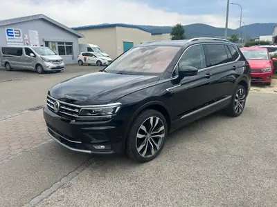 VW Tiguan Allspace 2.0 TDI — 7 places, 4Motion, attelage et Head-up display — exterior view