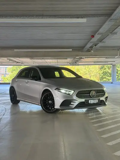 Mercedes-Benz Classe A 200 AMG Line — Berline dynamique, 43'000 km seulement — côté