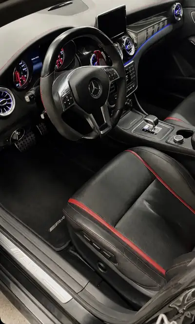 Mercedes-Benz CLA 45 AMG 4Matic — Performance 360 ch, design coupé, 99 500 km — detail