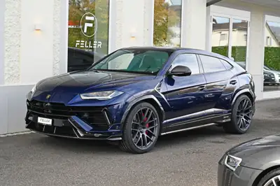 Lamborghini Urus Performante 2023 — Le SUV hypersportif avec Carbon Package — exterior view