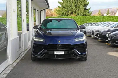 Lamborghini Urus Performante 2023 — Le SUV hypersportif avec Carbon Package — interior