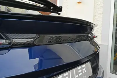 Lamborghini Urus Performante 2023 — Le SUV hypersportif avec Carbon Package — Thumbnail 13