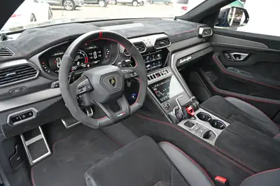 Lamborghini Urus Performante 2023 — Le SUV hypersportif avec Carbon Package — Thumbnail 14