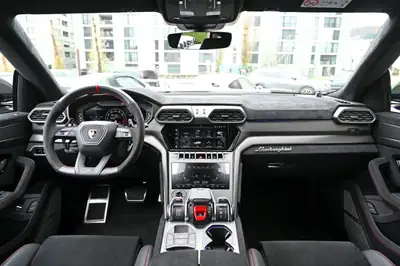 Lamborghini Urus Performante 2023 — Le SUV hypersportif avec Carbon Package — Thumbnail 19
