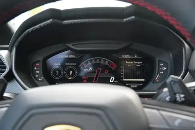 Lamborghini Urus Performante 2023 — Le SUV hypersportif avec Carbon Package — Thumbnail 22
