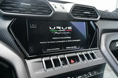Lamborghini Urus Performante 2023 — Le SUV hypersportif avec Carbon Package — Thumbnail 23