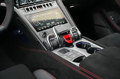Lamborghini Urus Performante 2023 — Le SUV hypersportif avec Carbon Package — Thumbnail 27