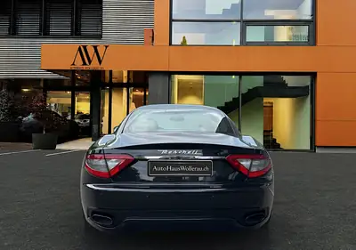 Maserati GranTurismo 4.7 V8 Sport — Coupé italien haute performance, 38'900 km seulement — interior