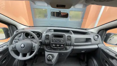 Renault Trafic 2.0 dCi 120 — Utilitaire fiable, faible kilométrage, équipé Business — Miniature 12